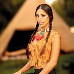 Korálkový náhrdelník s peřím indiánský